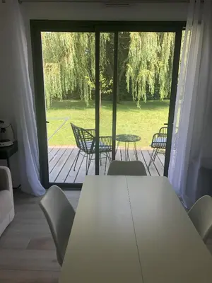 Jardin de l'établissement Joli Studio de 25 M2 au calme, idéal pour un couple