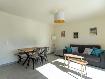 Coin salon dans l'établissement Appartement Neuf 3* à 2 Pas de l'Océan à Mimizan, 5 Pers, Balcon, Parking - FR-1-50-132