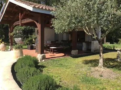 Jardin de l'établissement Grande maison familiale La Tuilerie