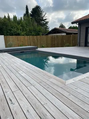 Piscine de l'établissement ANGRESSE Villa Chris à 10 min d'HOSSEGOR ou située à proximité