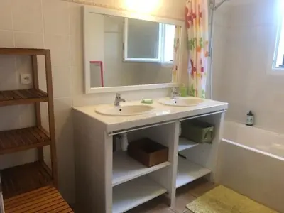 Salle de bains dans l'établissement La Casa de Mymy 3 chambres Messanges