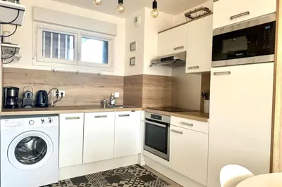 Cuisine ou kitchenette dans l'établissement Apartament Petit Bijou 24 p ideally located