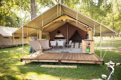 Jardin de l'établissement Huttopia Lac d'Aureilhan - Mimizan