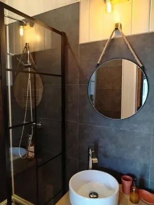 Salle de bains dans l'établissement Chez Cristele et David