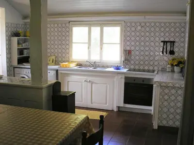 Cuisine ou kitchenette dans l'établissement Holiday Home Hollebarde by Interhome