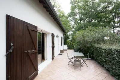 Terrasse ou espace extérieur de l'établissement La Maison de Michelle & Jean - pour 10p avec jardin