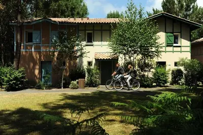 Jardin de l'établissement Le Domaine du Golf de Pinsolle - maeva Home - Appartement 2 pièces 3 personnes - Prestige MAE-4431