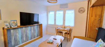 Télévision ou salle de divertissement dans l'établissement Studio VK Ocean