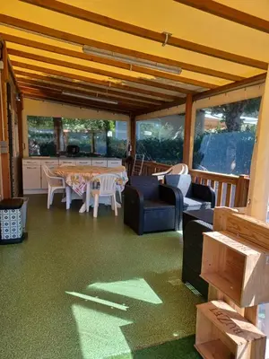 Coin salon dans l'établissement Mobil Home 710 Bora Bora 3 chambres