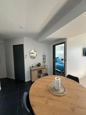 Télévision ou salle de divertissement dans l'établissement JOIA Bassin d'Arcachon - LE ROOF 268