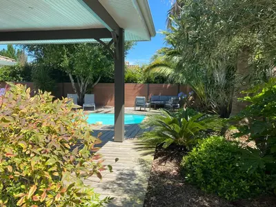 Piscine de l'établissement Villa proche du bassin -piscine ou située à proximité