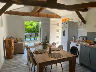 Cuisine ou kitchenette dans l'établissement Location airial Landais