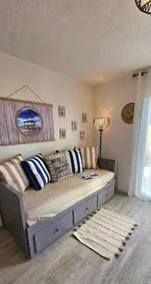 Coin salon dans l'établissement La CAMPA CAZALINE