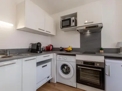 Cuisine ou kitchenette dans l'établissement Apartment Cap Océan-4 by Interhome