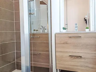 Salle de bains dans l'établissement Apartment Cap Océan-5 by Interhome