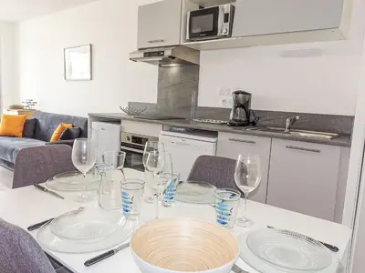 Cuisine ou kitchenette dans l'établissement Apartment Cap Océan-8 by Interhome