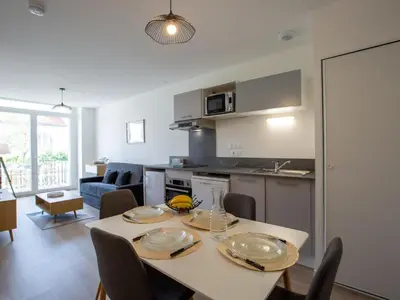 Cuisine ou kitchenette dans l'établissement Apartment Cap Océan-8 by Interhome