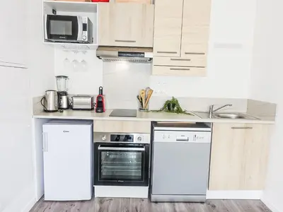 Cuisine ou kitchenette dans l'établissement Apartment Cap Océan-9 by Interhome