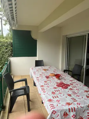 Coin salon dans l'établissement Appartement