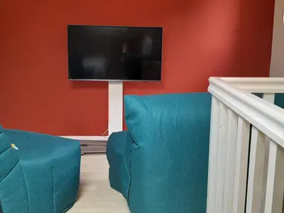 Télévision ou salle de divertissement dans l'établissement Villa Patio 4 Couchages, Plage à Pied, Surf Spot, Wifi, Parking, Capbreton - FR-1-239-1078