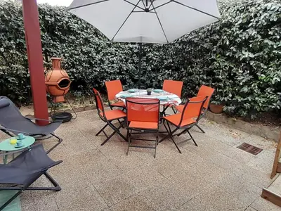 Terrasse ou espace extérieur de l'établissement Villa Patio 4 Couchages, Plage à Pied, Surf Spot, Wifi, Parking, Capbreton - FR-1-239-1078