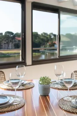 Vue sur la rivière ou le fleuve situé(e) à proximité de l'appartement