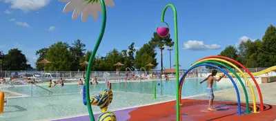 Piscine de l'établissement Mobil-home confort 6 personnes ou située à proximité