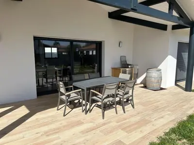 Terrasse ou espace extérieur de l'établissement Maison proche océan à tosse