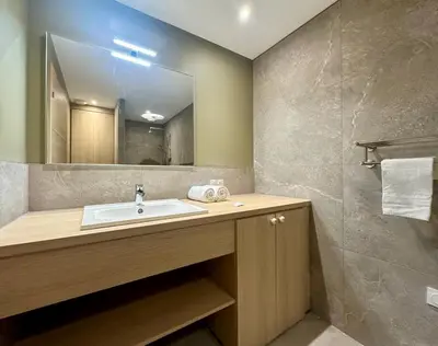 Salle de bains dans l'établissement Le Safari - Neuf - Parking Privé - Calme - Wifi - Clim