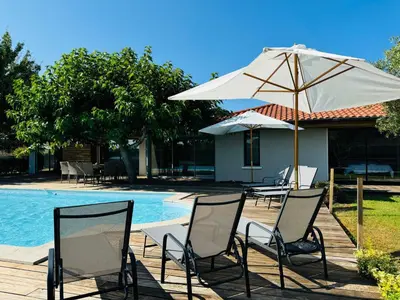 Piscine de l'établissement Villa piscine à 5 min de l'océan ou située à proximité