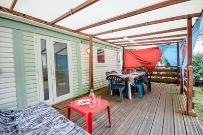 Plan de l'établissement Mobil-home climatisé, camping 3étoiles, 5 min du Lac et à 15 min de Mimizan-Plage
