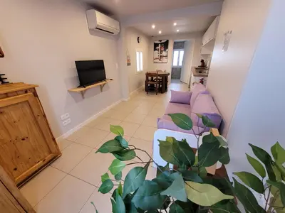 Télévision ou salle de divertissement dans l'établissement Studio cosy proche lac et centre ville