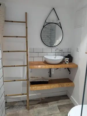 Salle de bains dans l'établissement Chambre California