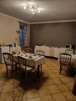 Restaurant ou autre lieu de restauration dans l'établissement Le relais de cap de pin