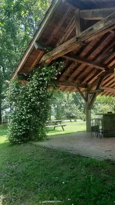 Jardin de l'établissement Gite le Trouilh