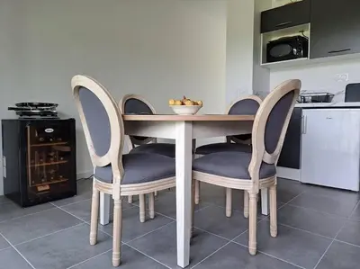 Cuisine ou kitchenette dans l'établissement Cosy