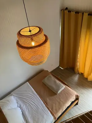 Un ou plusieurs lits dans un hébergement de l'établissement Chambre et sdb avec entrée privative