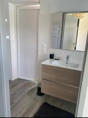 Salle de bains dans l'établissement Appartement en pleine nature à 10 minutes de Dax