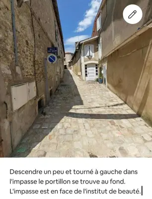 Plan de l'établissement Tour médiévale fortifiée entièrement restauré