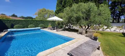 Piscine de l'établissement Chambre d'hôtes Landes - Le Clos des Oliviers ou située à proximité