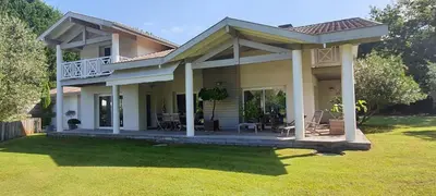Jardin de l'établissement Chambre d'hôtes Landes - Le Clos des Oliviers