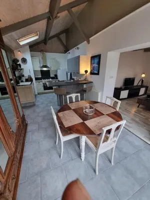 Cuisine ou kitchenette dans l'établissement Le petit Pelanne