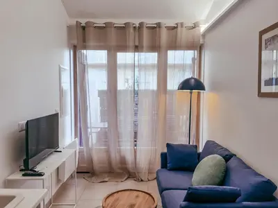 Télévision ou salle de divertissement dans l'établissement Le petit Basque, Plage - Bar - Restaurant