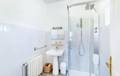 Salle de bains dans l'établissement Nice Home In Montgaillard