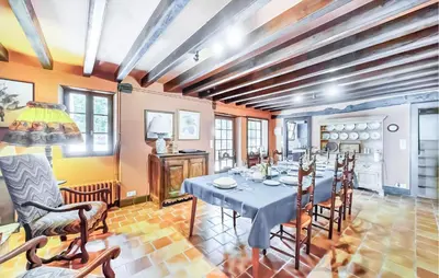 Cuisine ou kitchenette dans l'établissement Nice Home In Montgaillard