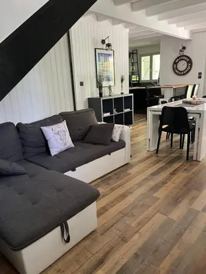 Coin salon dans l'établissement Chalet Landais