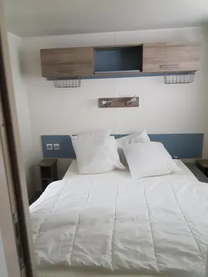 Un ou plusieurs lits dans un hébergement de l'établissement Mobilhome climatisé 6 pers