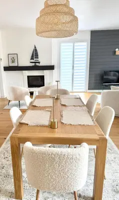 Télévision ou salle de divertissement dans l'établissement Villa Spa du Bassin - Le Teich - Bassin d'Arcachon