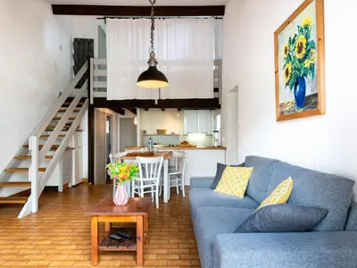 Coin salon dans l'établissement Apartment Hameau du courant-1 by Interhome