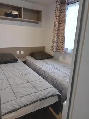 Un ou plusieurs lits dans un hébergement de l'établissement MH 468 LUMINOSA 3ch dont 1 suite parentale et 2sdb proche des activités dans camping 4 étoiles